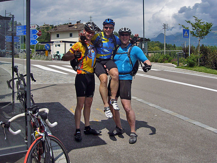 Da wird aber jemand t&uuml;chtig auf den Arm genommen ;-)