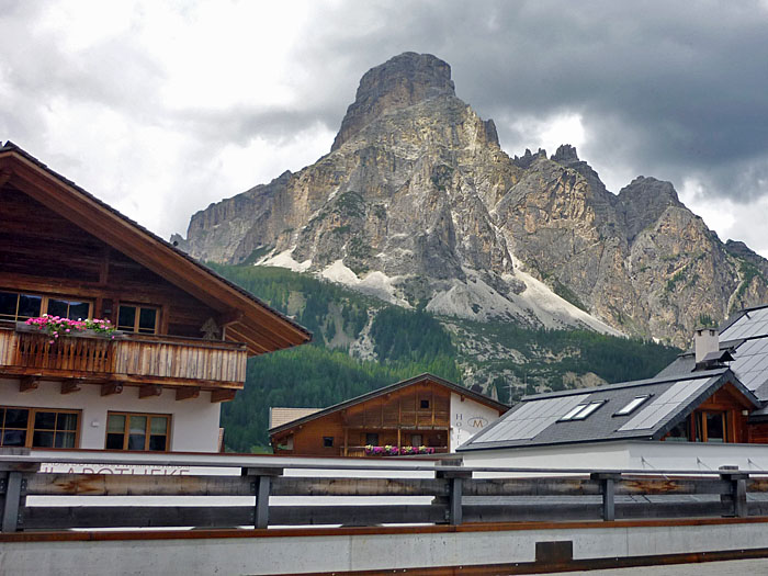 ... doch der Gipfel mahnt streng zur Weiterfahrt