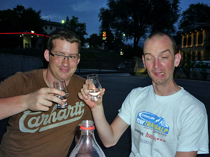 Wir hatten nur wenig Wasser, deshalb sind die Gl&auml;ser so klein ;-)