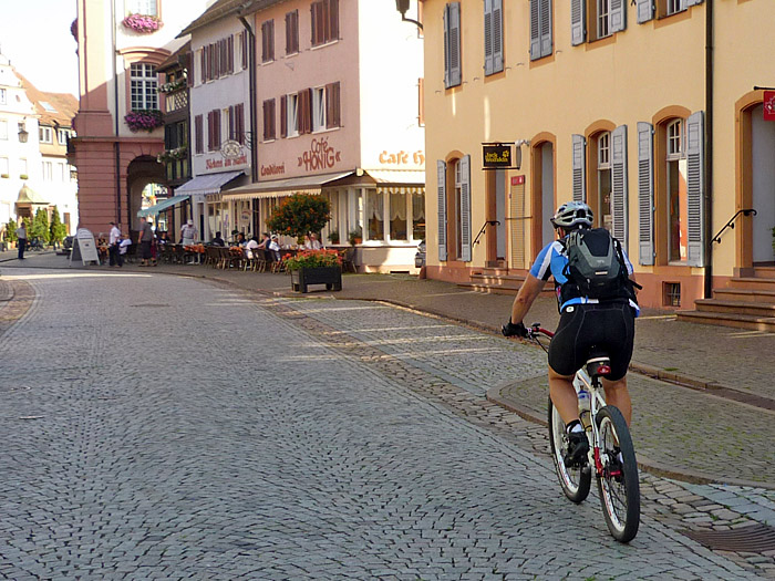 Fahrt zum Caf&eacute;