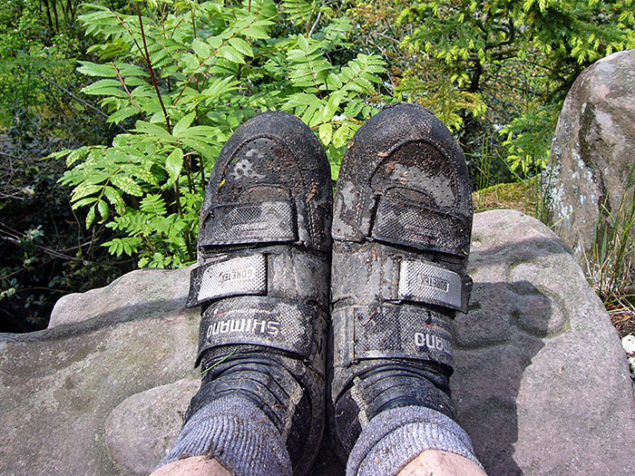 ... auf schmutzige Schuhe ...