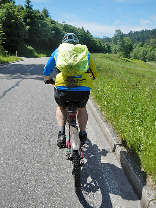 Hm, ein Schutzblech hilft auch nicht wirklich :-(