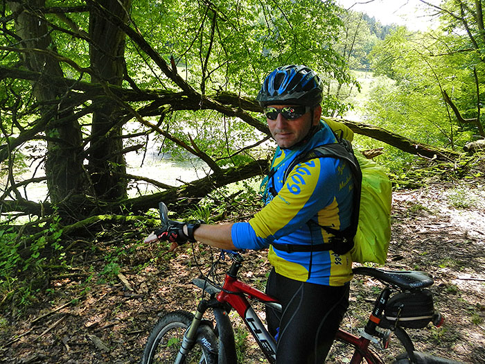 Aufschrei einer Fu&szlig;g&auml;ngerin: "Bitte fahren Sie langsam, wir wollen nicht so aussehen wie Sie ..." ;-)