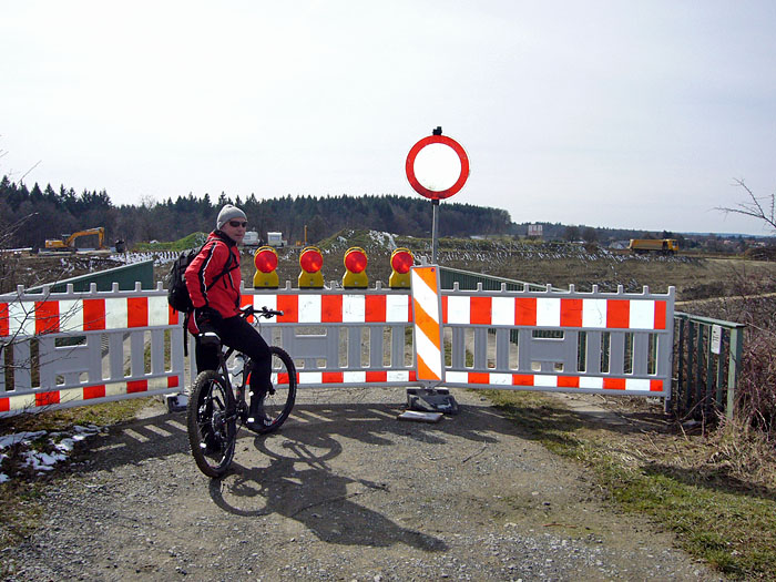 Hier war letztens noch eine Br&uuml;cke?
