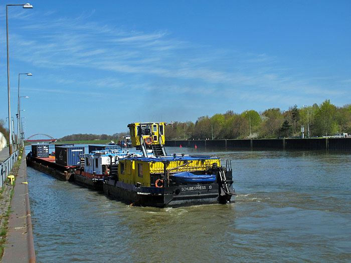 ... und macht am Kai fest