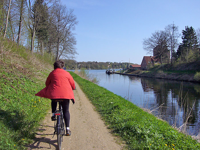 Vor uns liegt der M&ouml;llner Ziegelsee