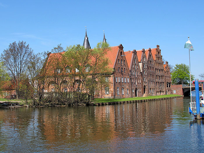 H&auml;user an der Stadt-Trave