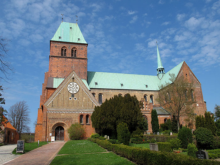 Der Ratzeburger Dom von au&szlig;en ...