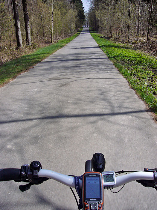 Asphaltstra&szlig;en f&uuml;hren ewig geradeaus ...