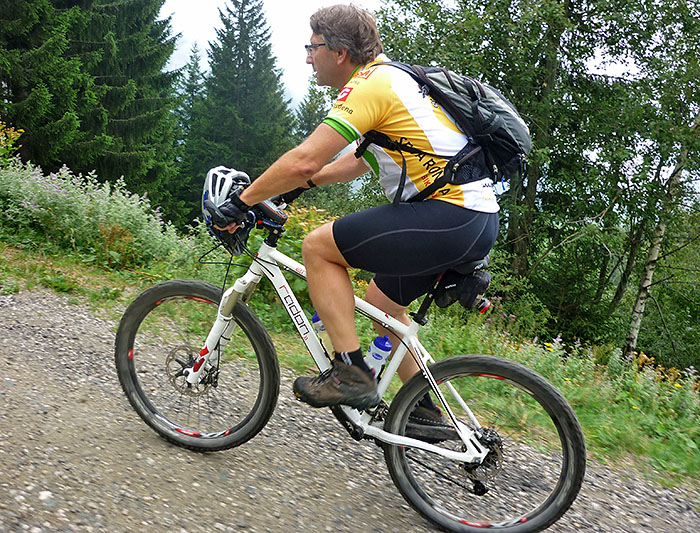 ... &uuml;ber Schotterwege ...