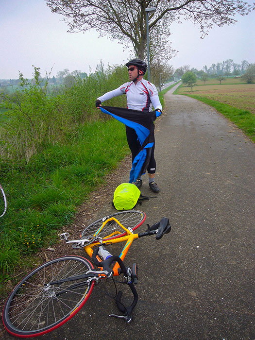 Es dauert nicht lange, dann m&uuml;ssen wir die Regenjacken anziehen :-(