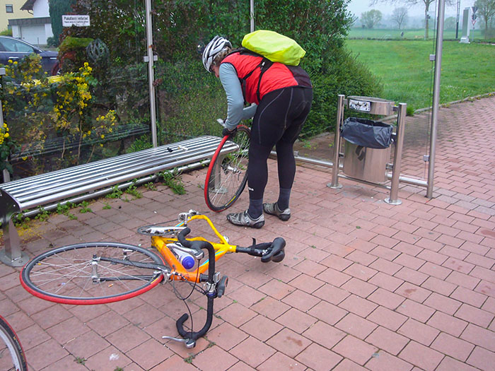 Doch der Vorw&auml;rtsdrang wird j&auml;h unterbrochen ...