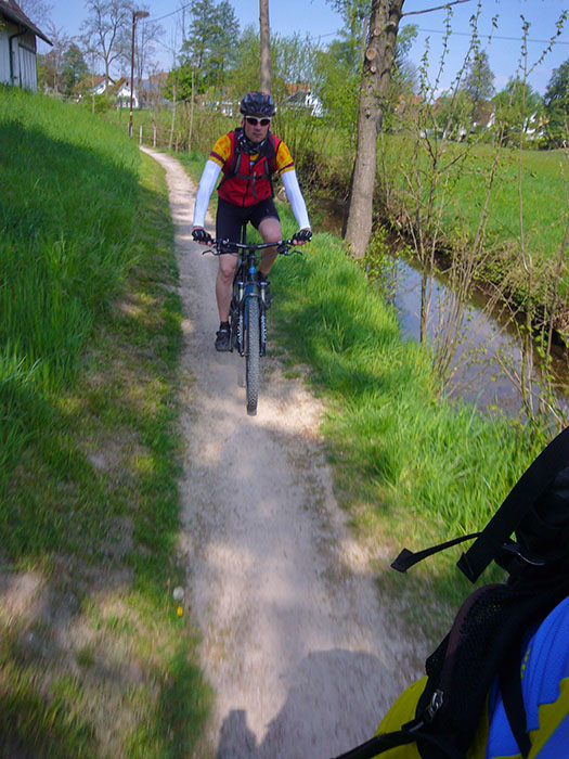 Sch&ouml;ner schmaler Weg