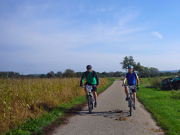 Warum ist Manuel warm angezogen und Joachim im sommerlichen Outfit?