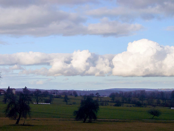 In Richtung Heimat ist der Himmel noch blau ...