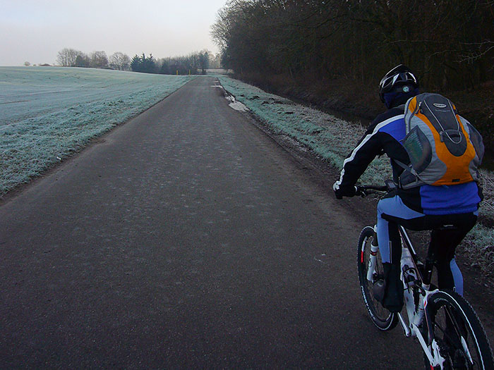 Die Wege sind zum Teil noch glatt