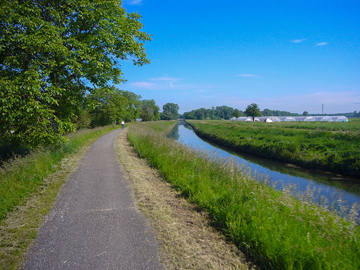 Am Pfinz-Entlastungskanal