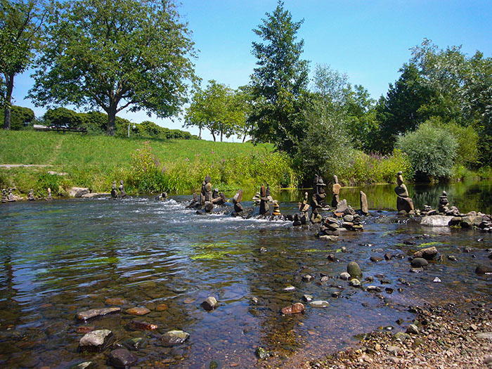 Wer Zeit hat (und nicht Rad f&auml;hrt) baut aus Steinen Skulpturen