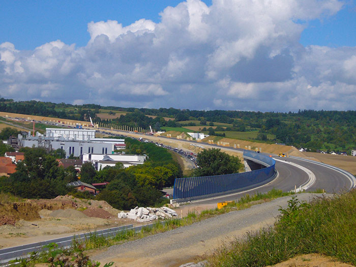 Die A8 ist immer noch nicht fertig, aber als Radfahrer ist das ja egal ;-)
