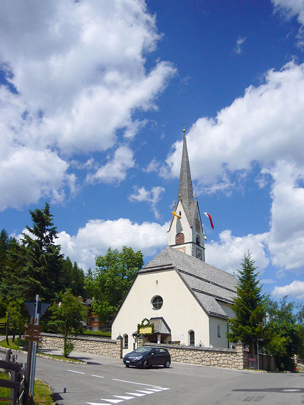 Wir laufen oberhalb von La Villa zum Sompunt See