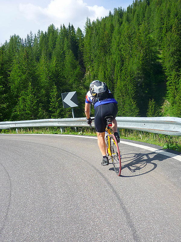 ... Carlo legt sich in die Kurve