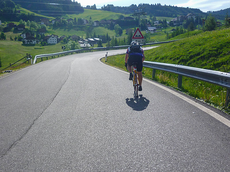 Auffahrt zum Passo Campolongo ...