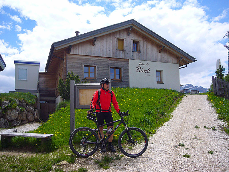 Reini vor der Bioch H&uuml;tte