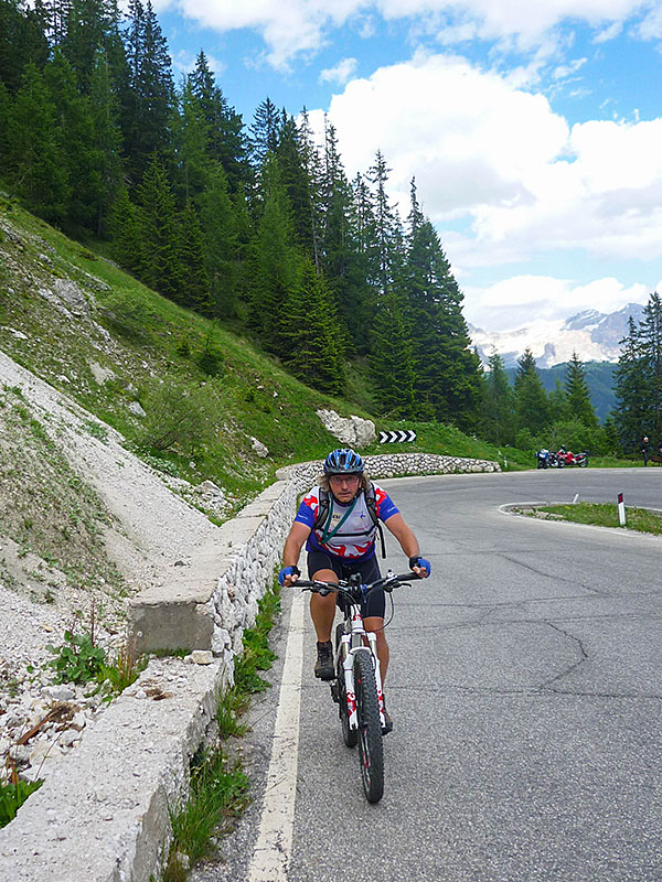Nun geht es auf Teer weiter ...