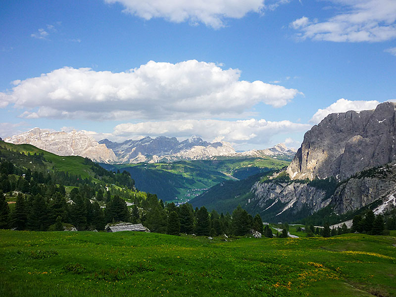 Ein kurzer Blick nach Corvara hinunter ...