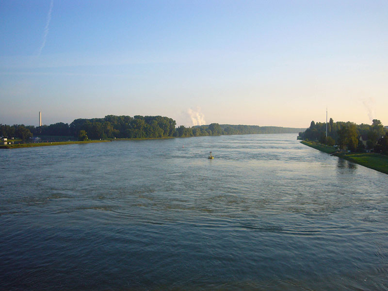 Dem Lauf des Stroms werde ich nun (grob) folgen