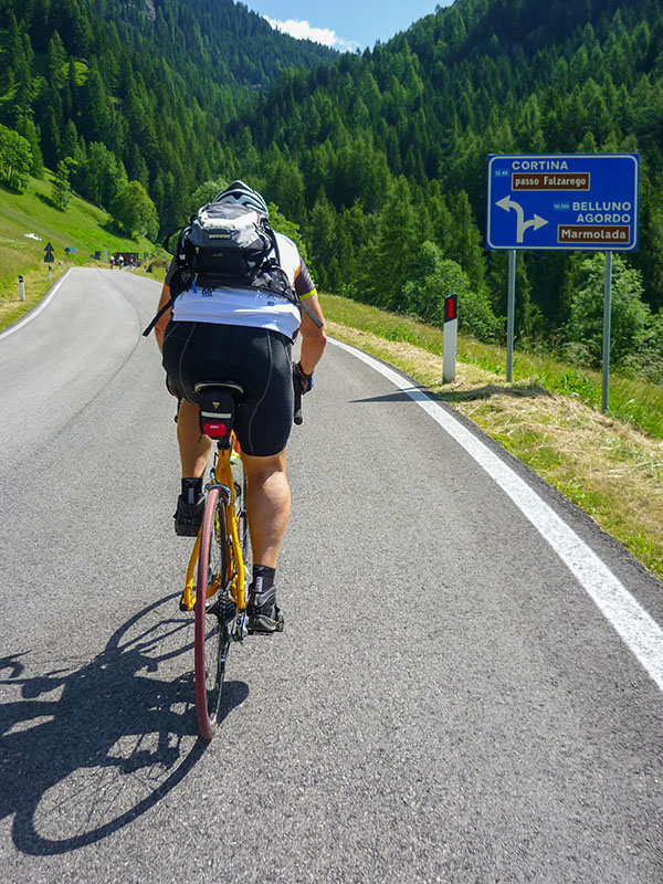 Gleich kommt der Abzweig zum Passo Falzarego