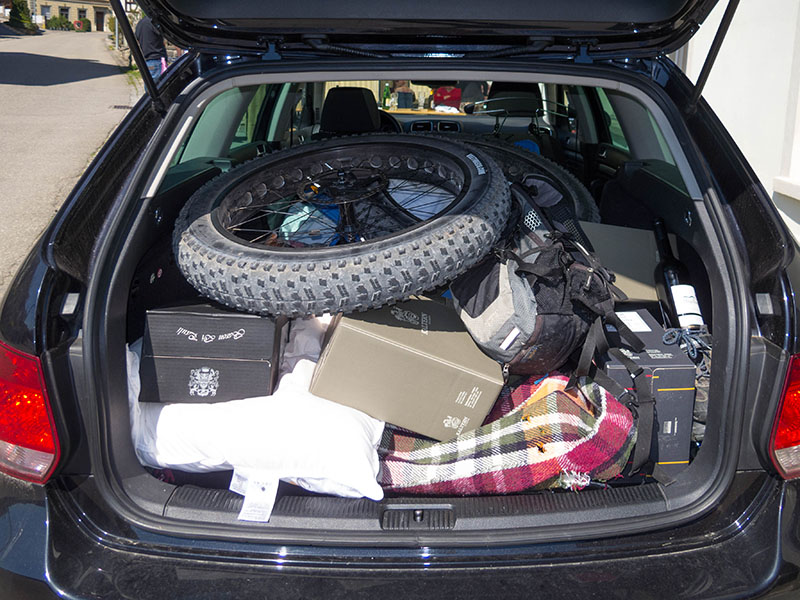 Heute starten wir bei Bj&ouml;rn in Schleitheim, d. h. R&auml;der wieder ausladen und zusammenbauen