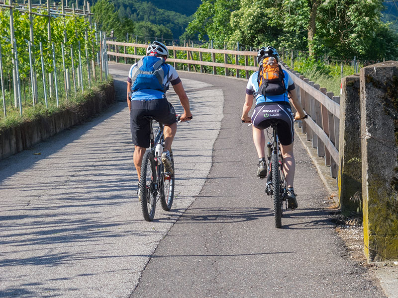 Außer mir sind noch andere Biker unterwegs zur Ferrovia