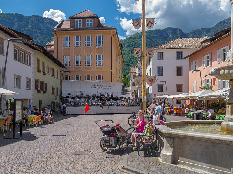 Endlich auf dem Kalterer Marktplatz