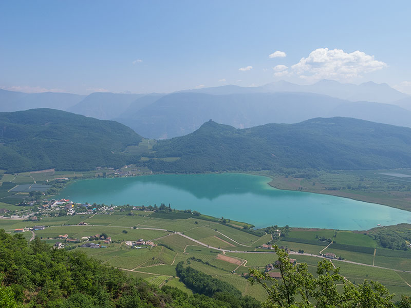 Blick von Altenburg auf den Kalterer See ...