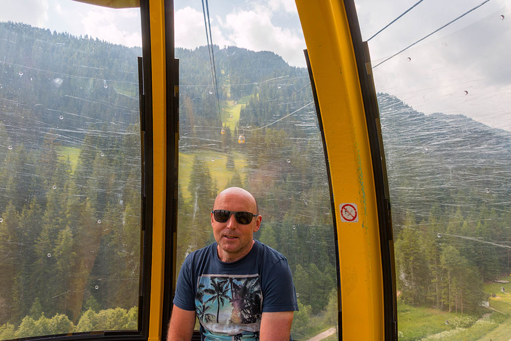 Mit der Gondel fahren wir wieder zum Piz la Ila hinauf