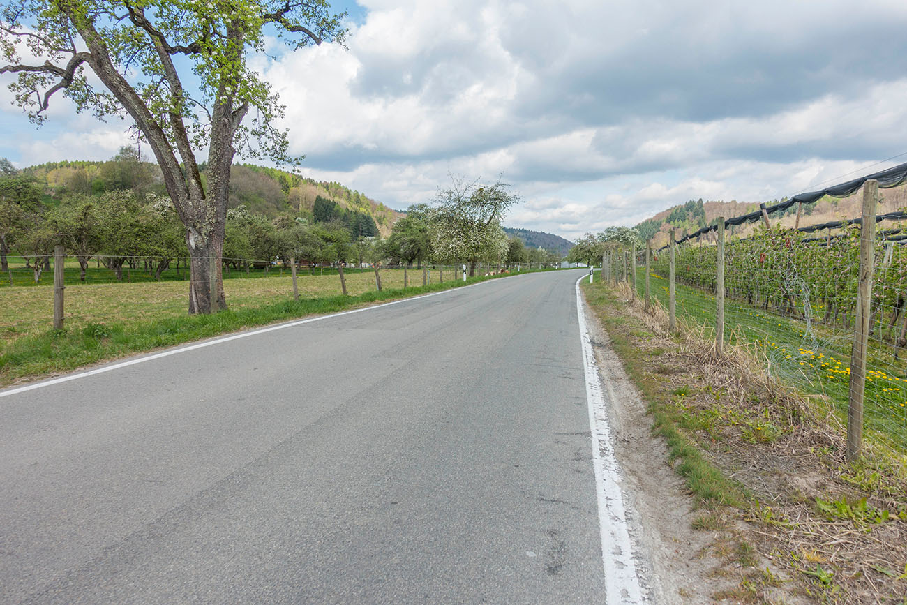 Einsame Landstra&szlig;e 