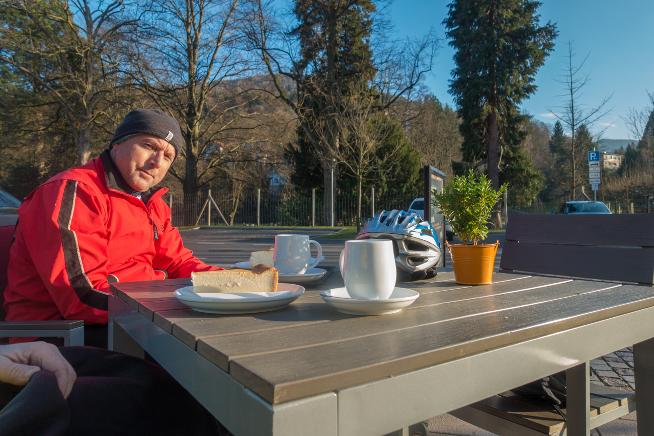 Kleine St&auml;rkung in der Sonne in Bad Herrenalb