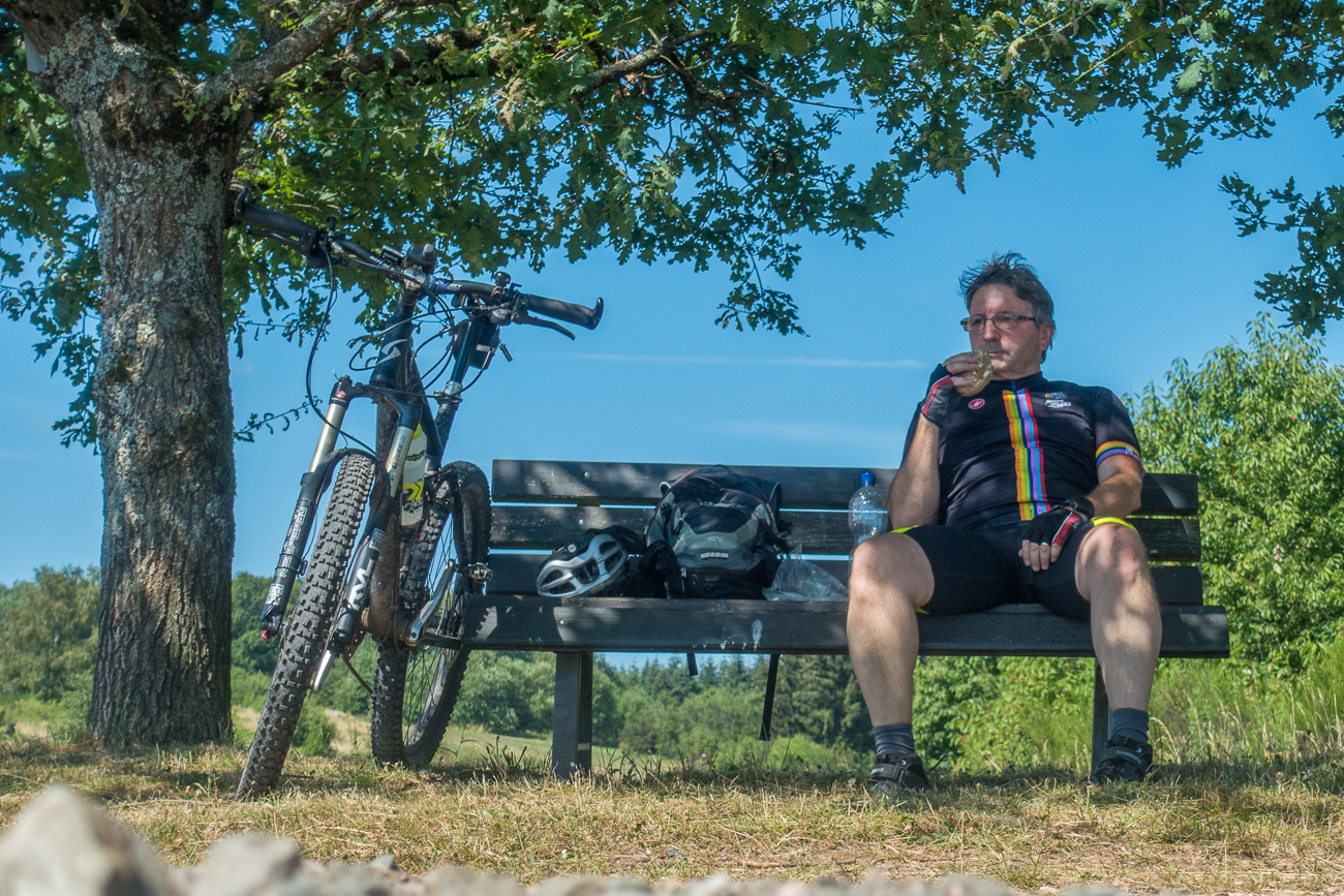 ... ein etwas fr&ouml;hlicherer Blick w&auml;re w&uuml;nschenswert, wenn schon mal Pause ist ;-)