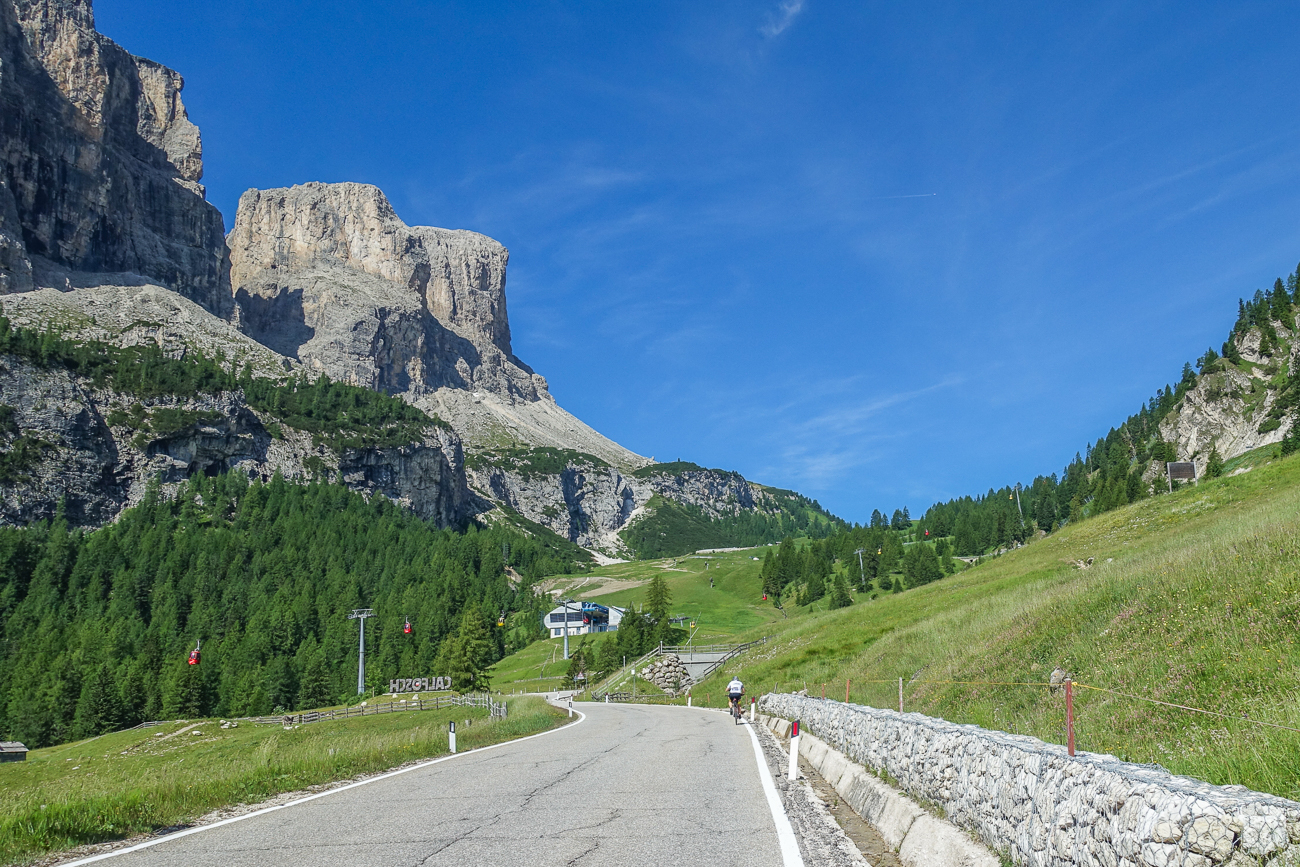 Auffahrt zum Gr&ouml;dner Joch