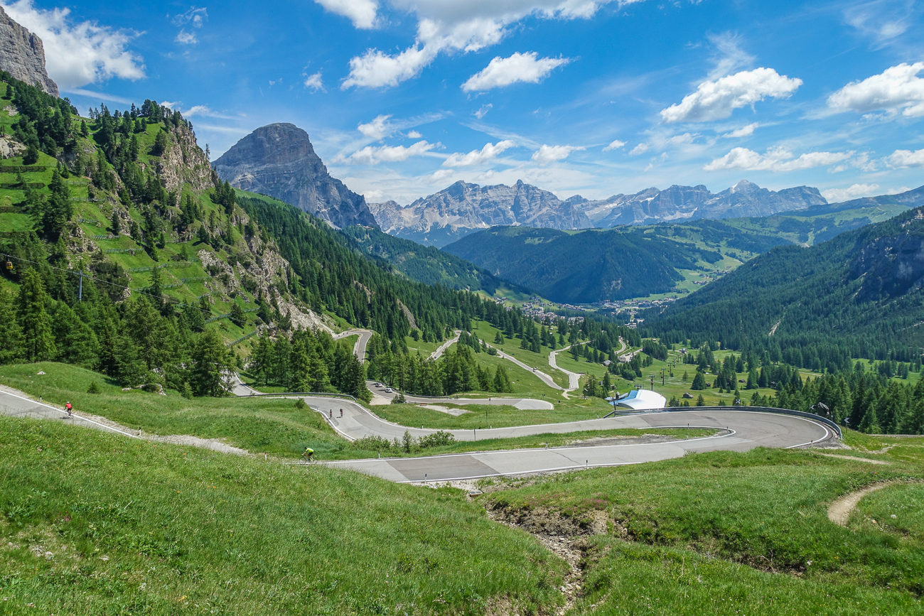 Passstra&szlig;e Richtung Colfosco