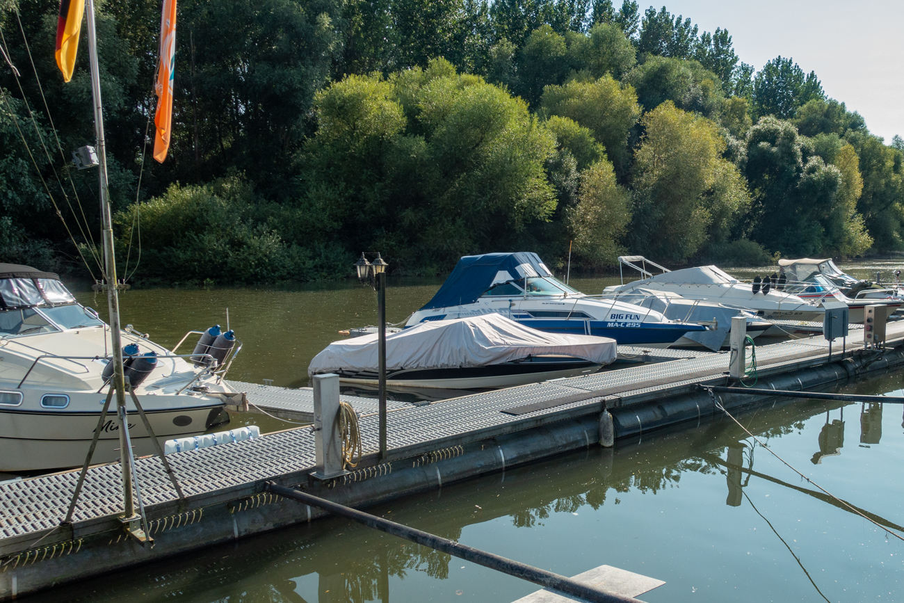 Man kann auch mit dem Boot hinfahren ;-)