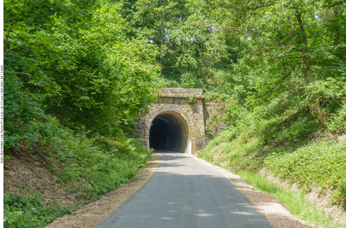 Einen Tunnel gibt es auch ... 
