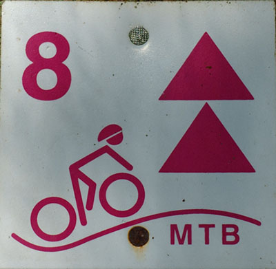 Kennzeichnung der MTB-Strecke 8 "H&ouml;hentour".