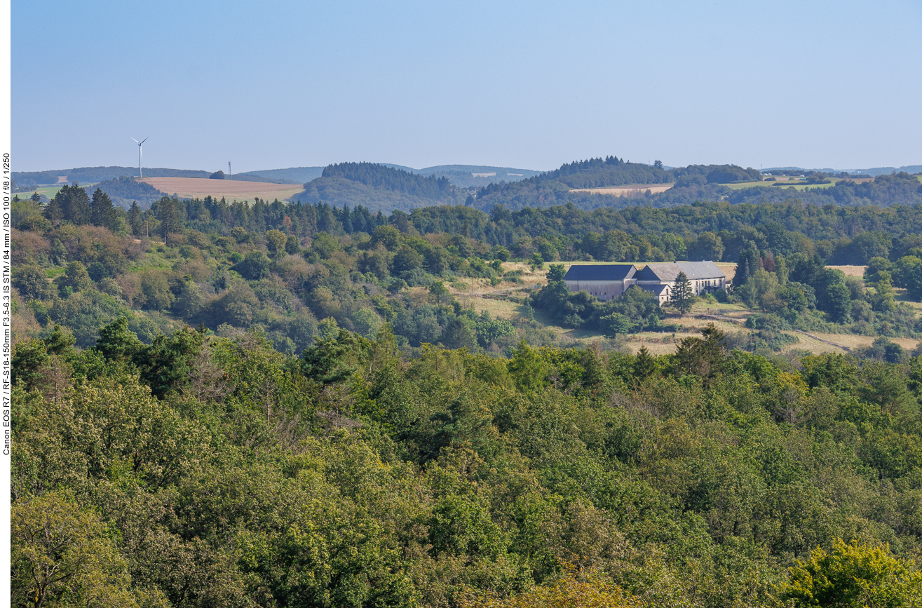 Geh&ouml;ft auf dem Berg