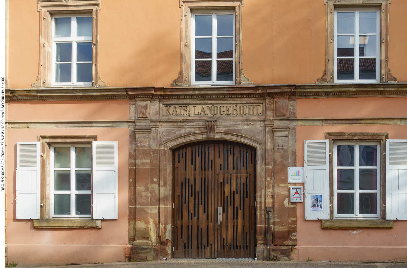 In Sarreguemines (deutsch: Saargemünd) steht noch das Haus des ehemaligen Kaiserlichen Landgerichts