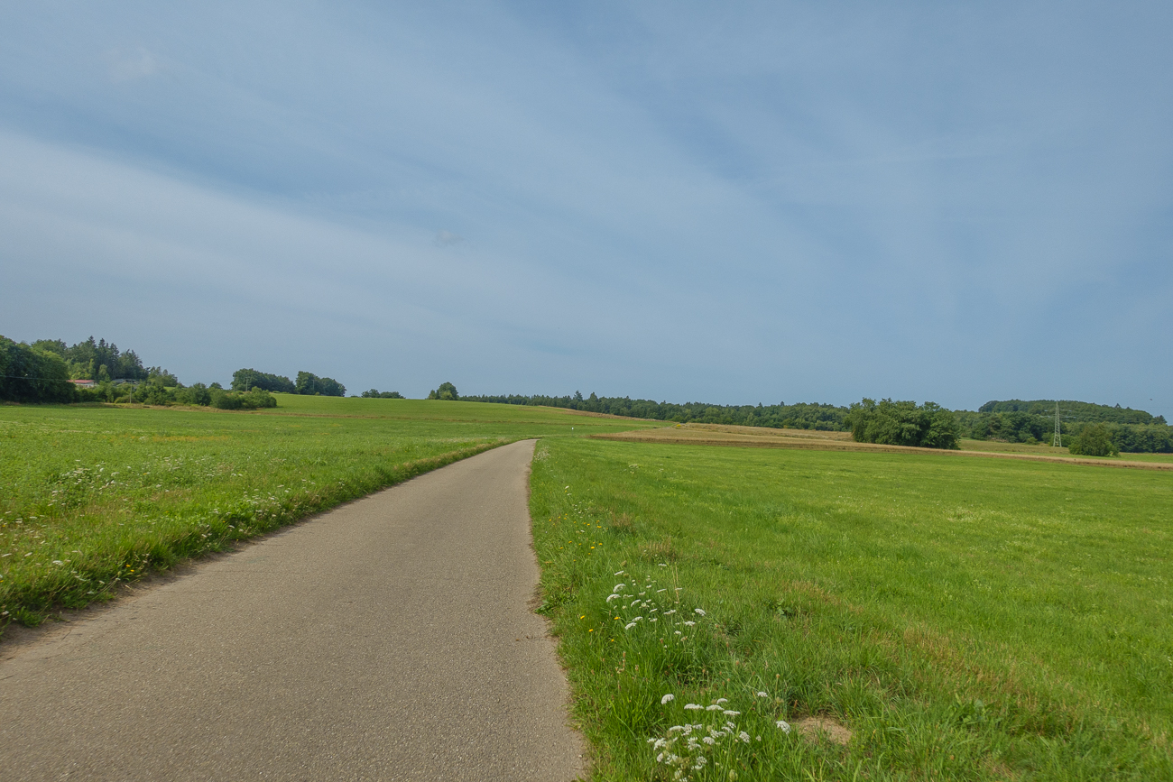Irgendwann wechselt der Belag von Teer ...