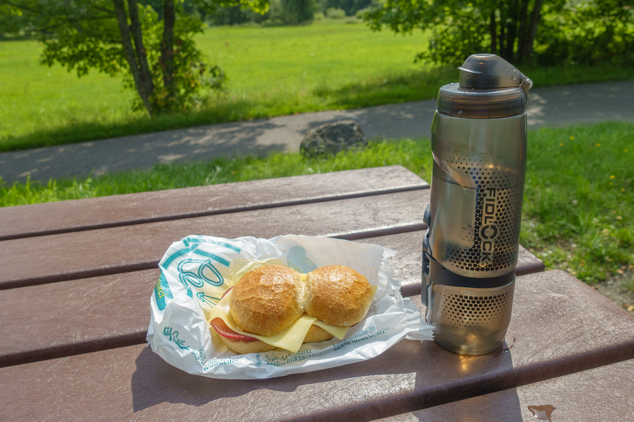 Doppelweck und Wasser ...