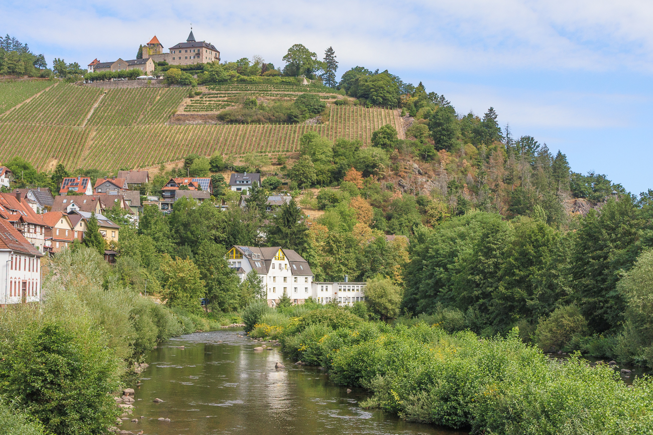 Schloss Eberstein hoch über der Murg