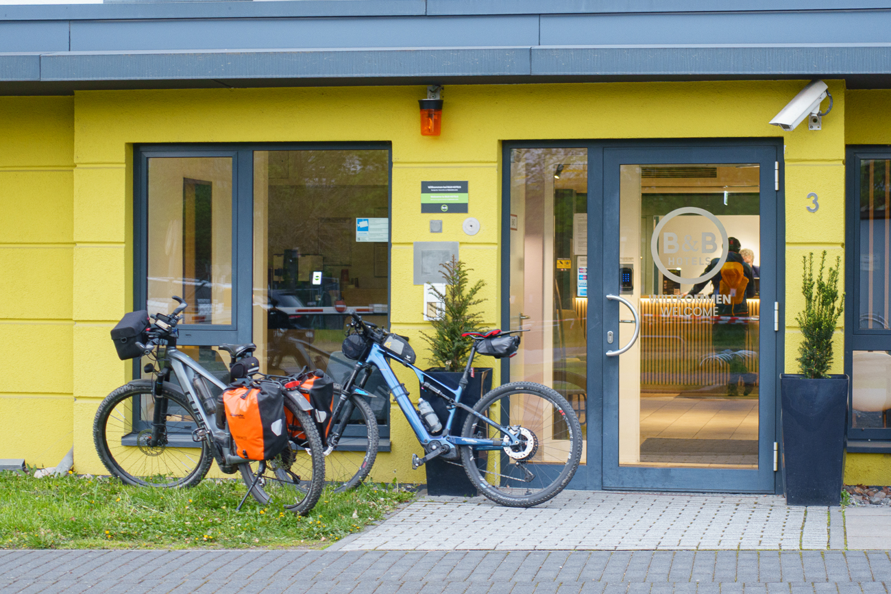 ... dann beziehen wir unser Hotel